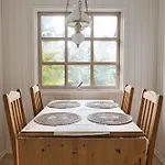 Family Friendly Close To Semesterbostad